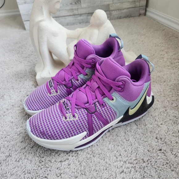 Nike LeBron Witness 7 Fuchsia Dream - Picture 2 of 7